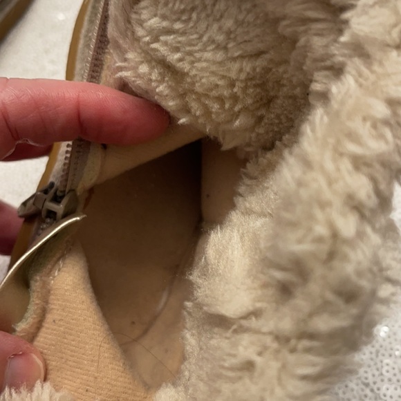 Girls Dora the Explorer toddler boots. Size 5 1/2 - Picture 6 of 11